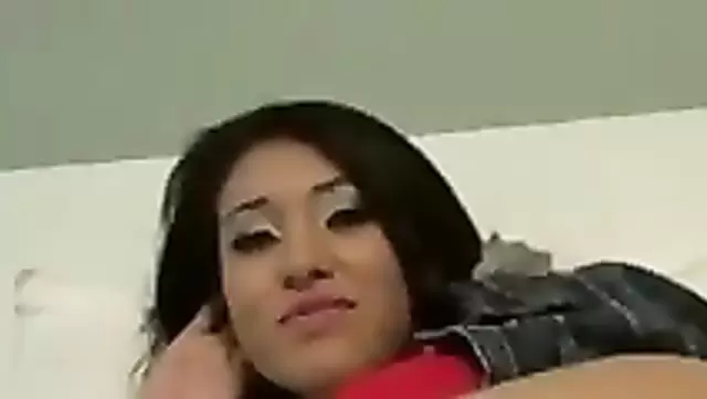 دختر خوشگل ازبک شوهر دوستش رو اغوا می کنه.